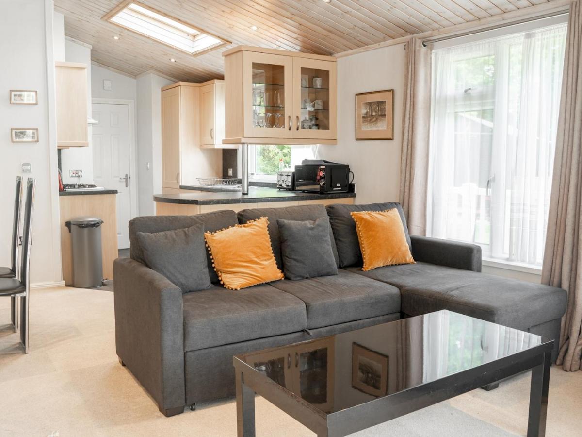 Pass The Keys The Lodge At Point House Farm - Sleeps Up To 6 Chester Exteriér fotografie