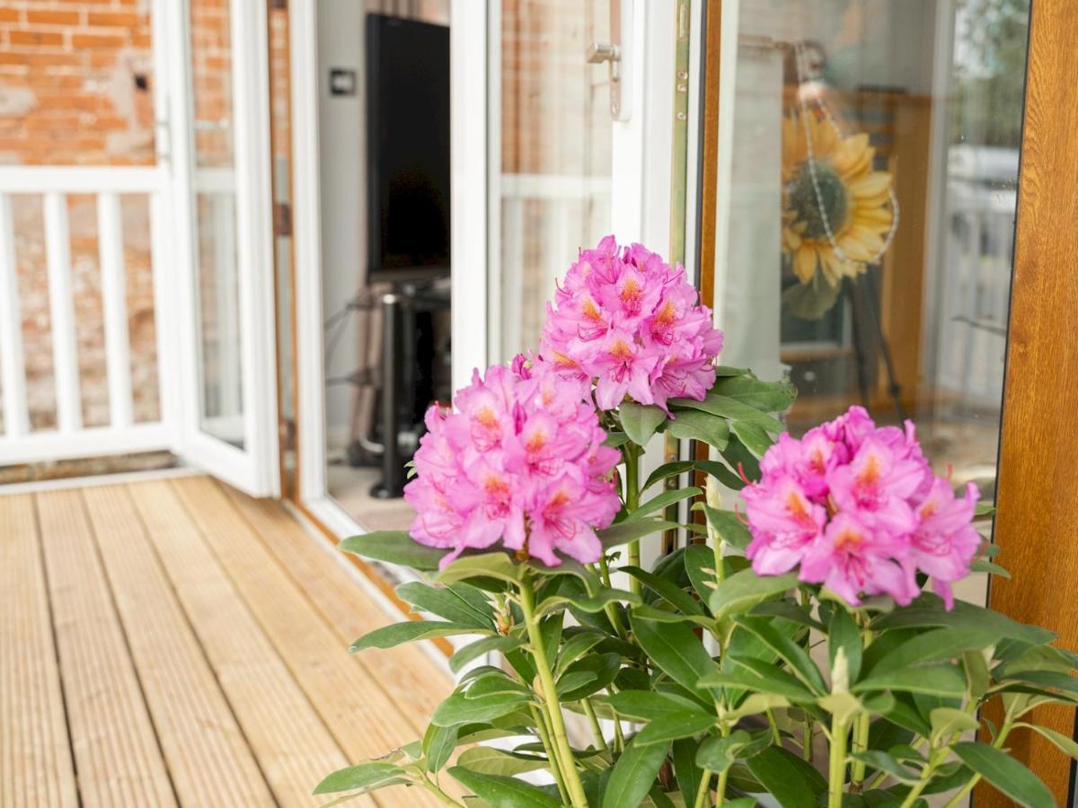 Pass The Keys The Lodge At Point House Farm - Sleeps Up To 6 Chester Exteriér fotografie