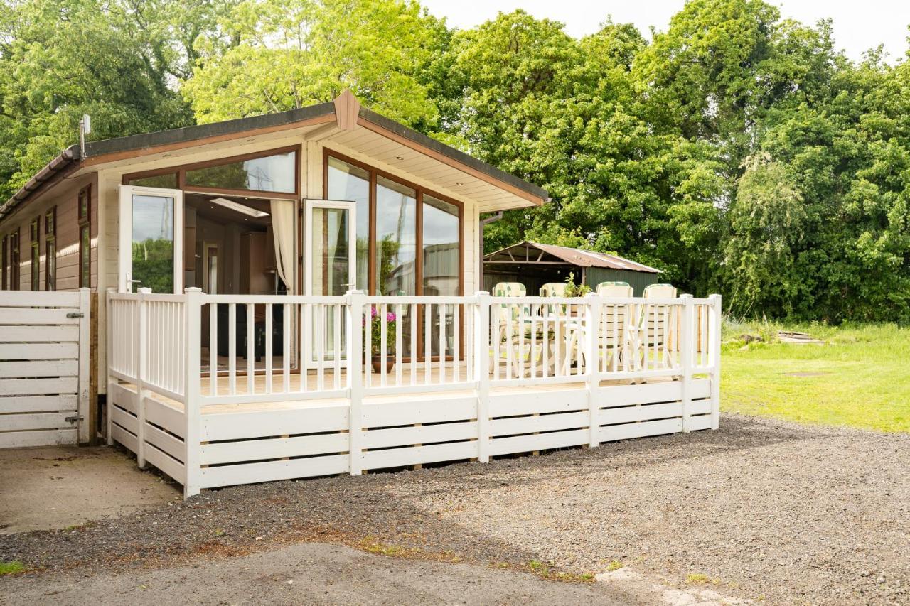 Pass The Keys The Lodge At Point House Farm - Sleeps Up To 6 Chester Exteriér fotografie